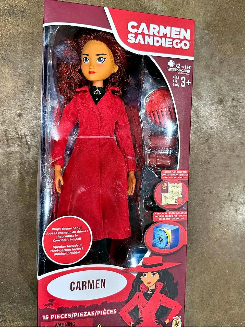 Carmen Sandiego Carmen Doll with 15 Pieces